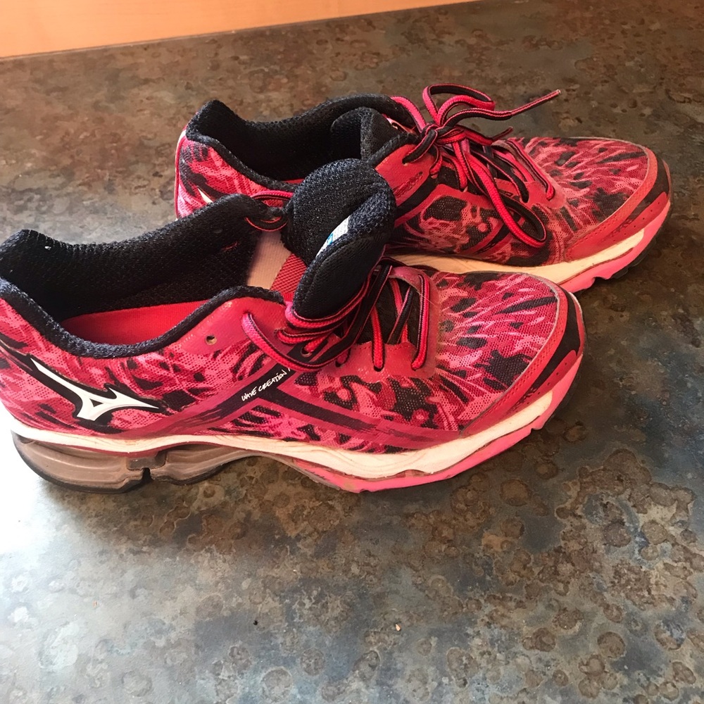 Mizuno Wave Creations 15, Women’s 8.5